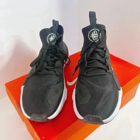 Nike Varsity Compete TR 2 Sneakers Black and White Men's Size 14 - Picture 4 of 12